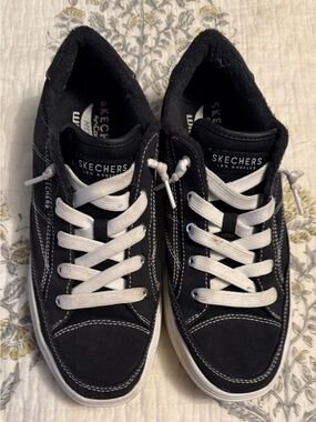 Skechers Black and White Women's Sneakers size 10 like new